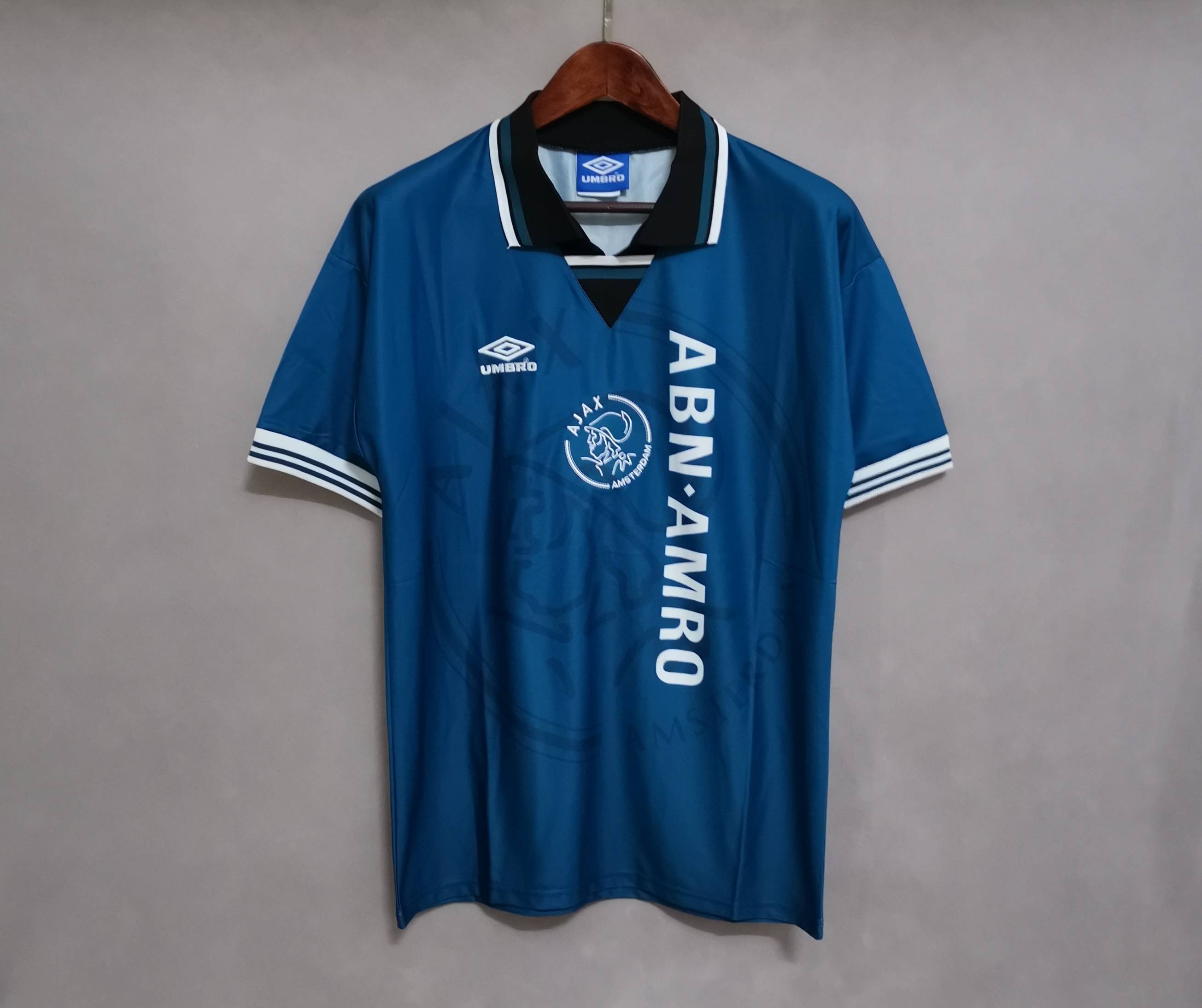 Ajax Away 1995